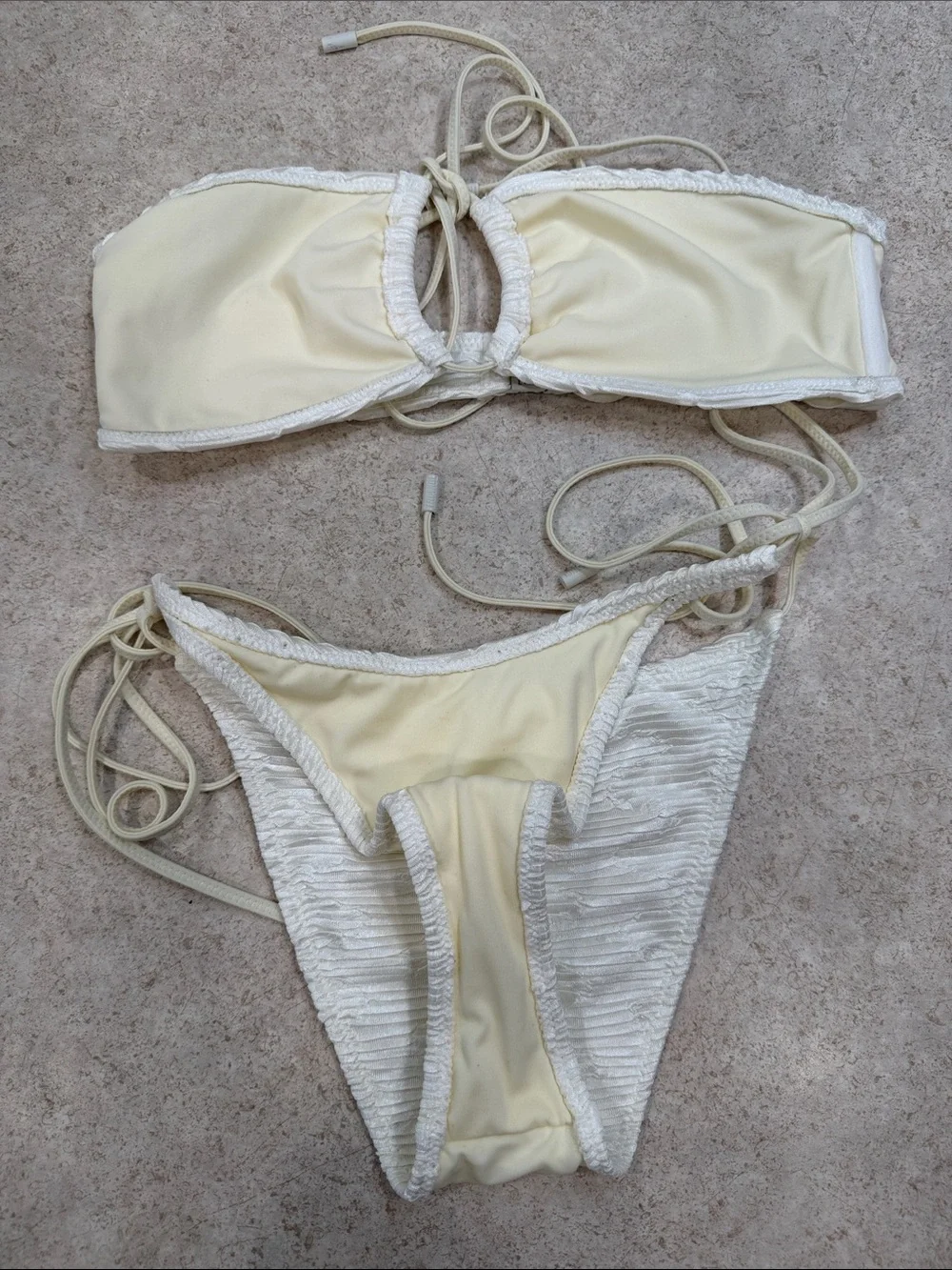 TRIANGLE SWIMWEAR BANDEAU WHITE RIBBED SHIMMER STRING BIKINI TOP SMALL/LOWER XS